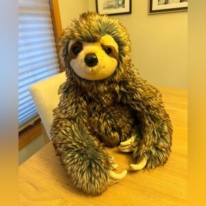 Douglas The Cuddle Toy 309 Silvie Sloth Stuffed Animal Plush